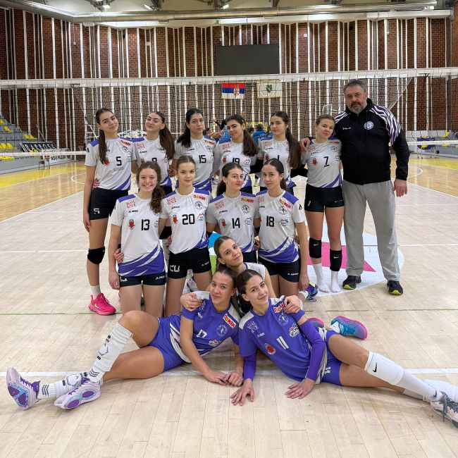 aaaTehničarke posle poraza u Novom Pazaru